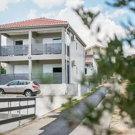Apartment Tomislav Pakostane Exterior photo